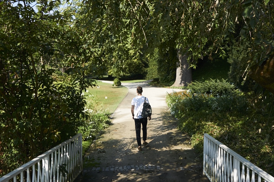 fuldaufer-kassel-insel-sieben-bergen-aue-staatspark-karlsaue-blumen-entdecken-pfau-lena-gehrmann-sebastian-tam-3