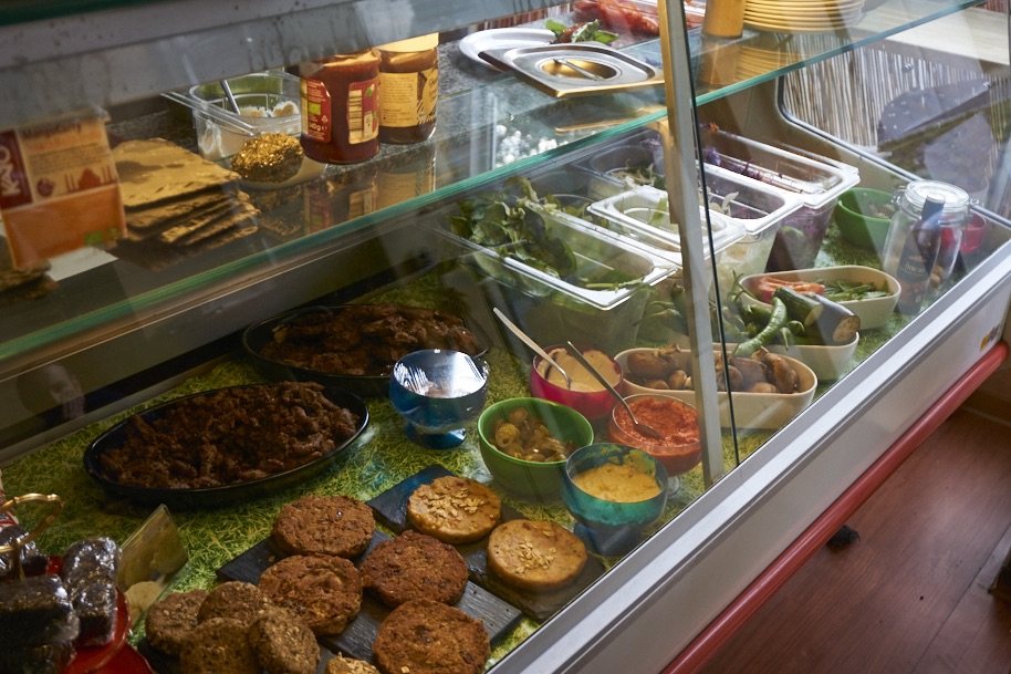 fuldaufer-kassel-voener-vegan-essen-nord-holland-alternative-erkunden-lena-gehrmann-sebastian-tam-3